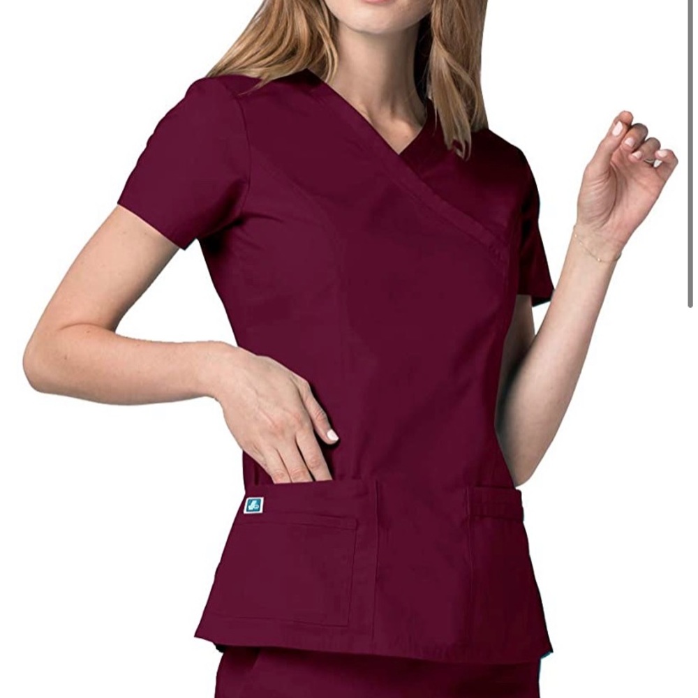 Adar women’s scrubs size Small top and pants